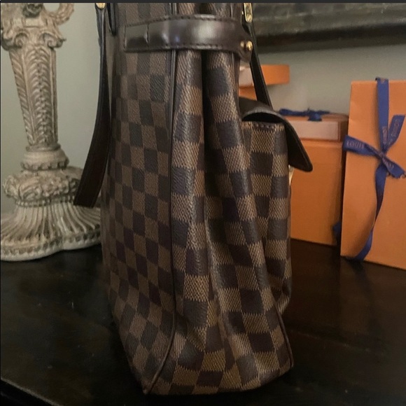💯% Authentic LOUIS VUITTON
Damier Canvas Uzes Tote Bag✨ - Picture 4 of 16